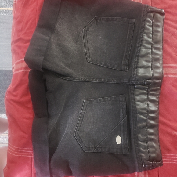 Black ABS brand shorts - Picture 2 of 5